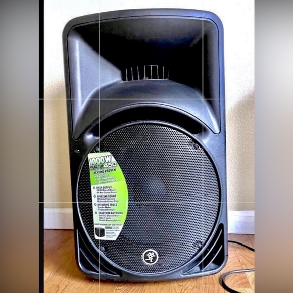 Makie Speakers - Picture 3 of 3